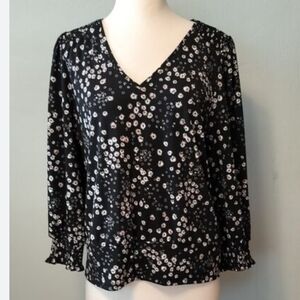 Karl Lagerfeld Paris Vneck top